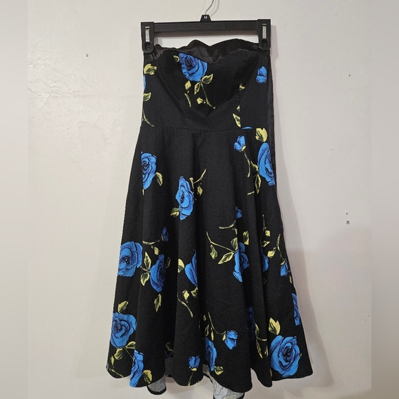Dress Tells Prom/formal Black Mini Dress With Blue Flowers! - Picture 1 of 9